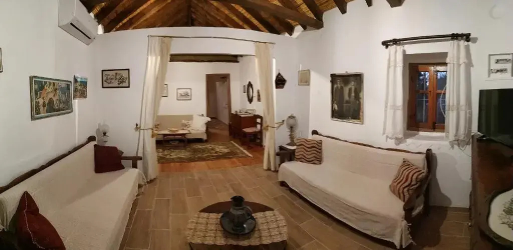 Traditional 1697 Thalamai house