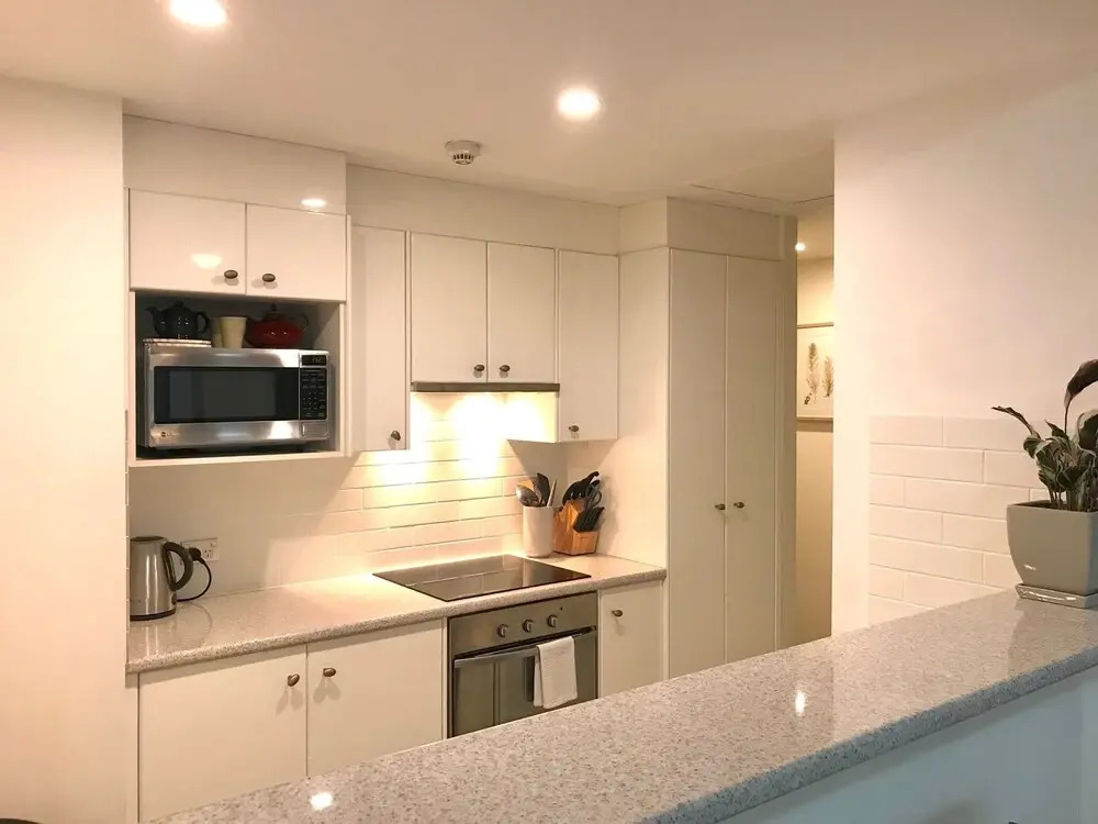 2BR Beautiful River Retreat Pool Wine Gym Netflix