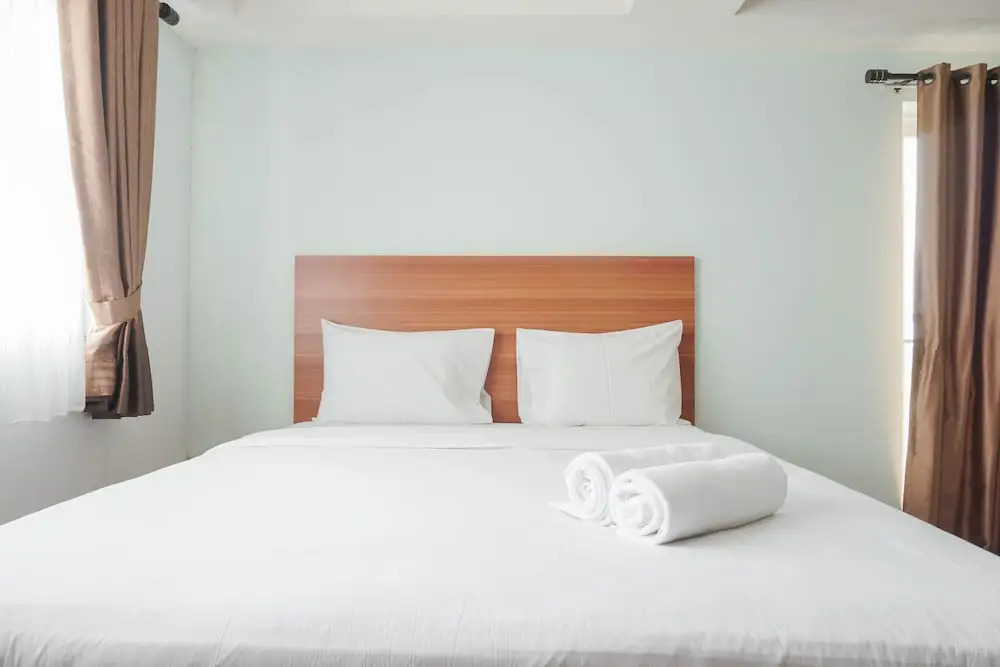 Best Homey Elegant Studio Room at Amethyst Apartment