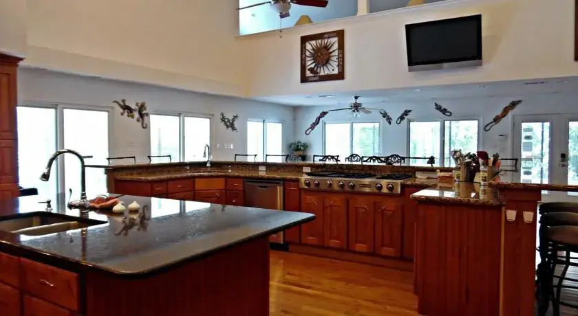 The Great Escape River House