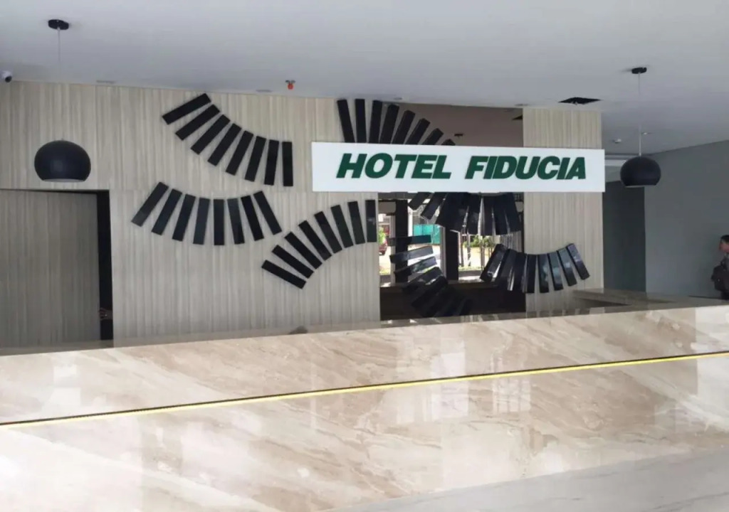 Super OYO Townhouse OAK Hotel Fiducia Pondok Gede