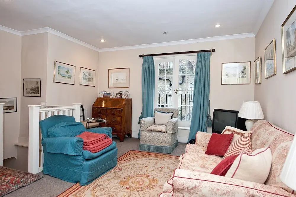 The London Agent Pimlico King Bed