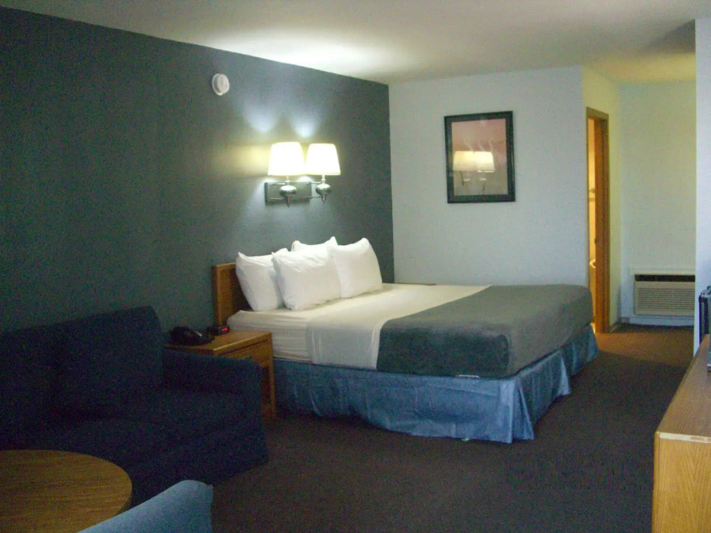 Quails Nest Inn & Suites