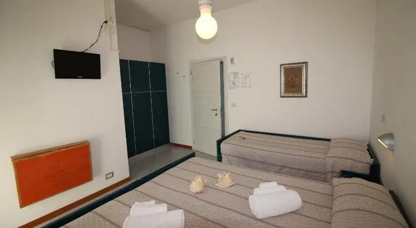 Hotel Kiss