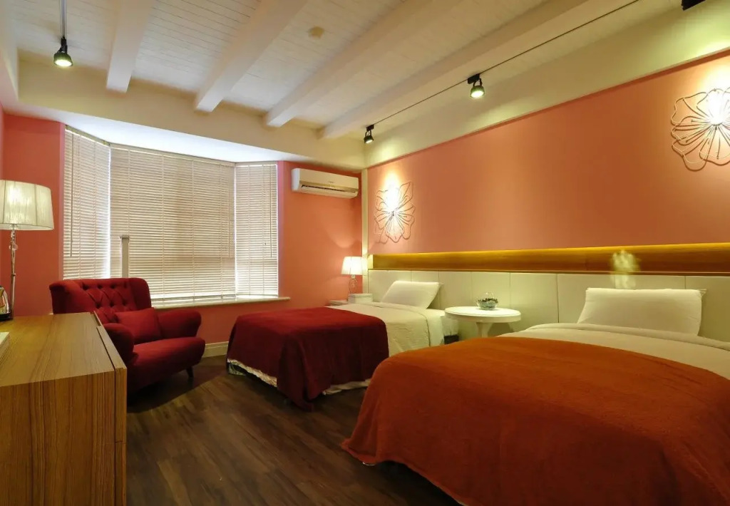 Young Motel
