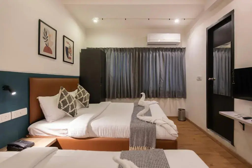 Convastay Prestige- Near Apollo Hospital & US Consulate