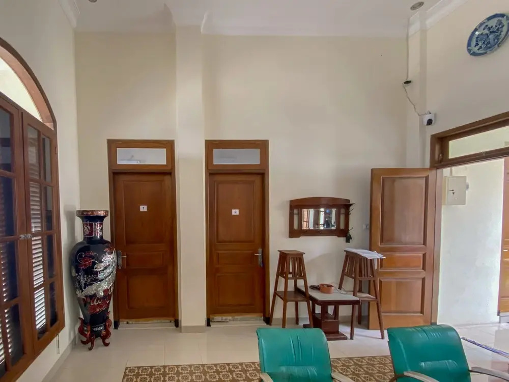 Urbanview Raden Mansion Jember