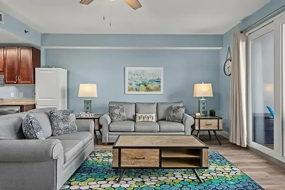 Laketown Wharf 402