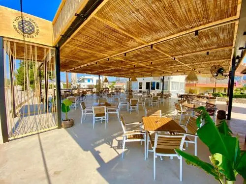 Zoom Beach Hotel