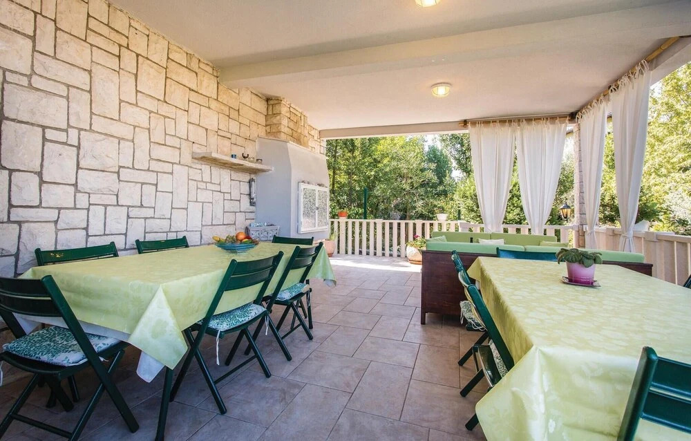 Awesome Home In Malinska With Wifi