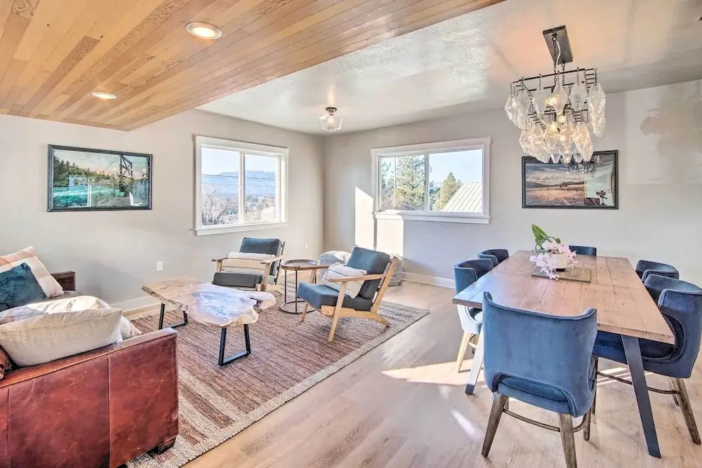 Cle Elum Vacation Rental - Walk Downtown!
