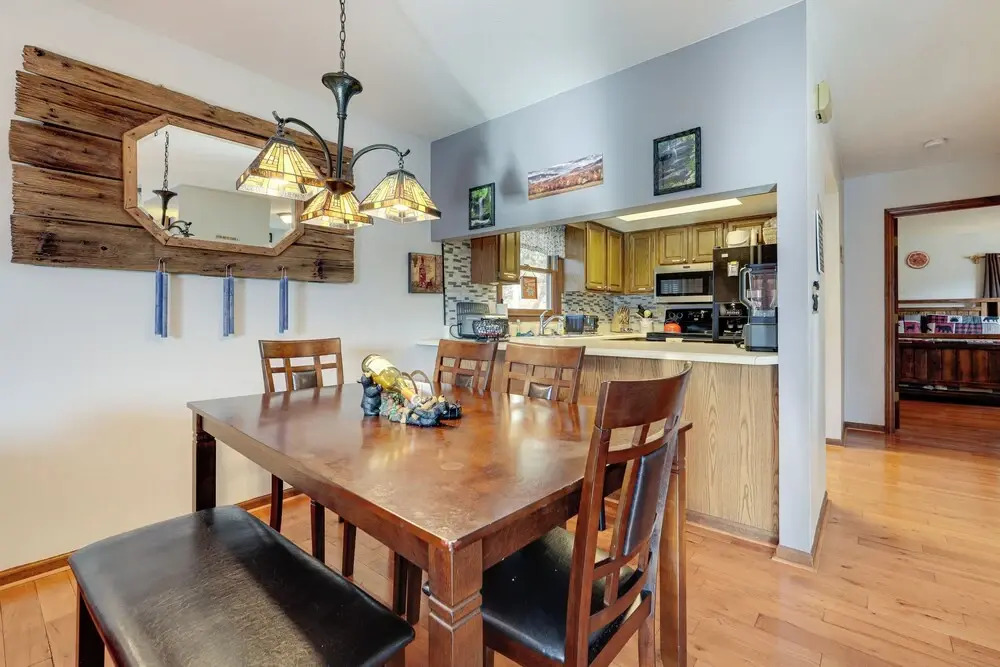 1 Mile to Golfing: Porch w/ Fireplace + Mtn Views