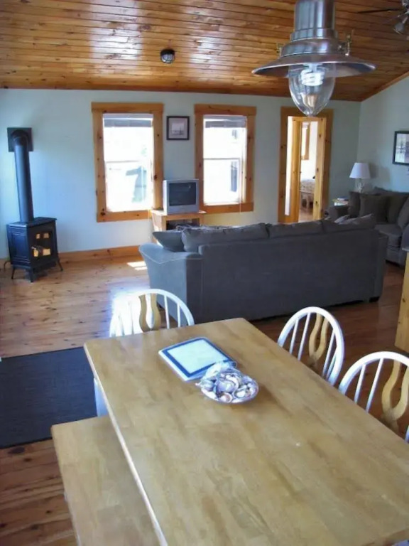 Larinda's Landing Oceanfront Cottages