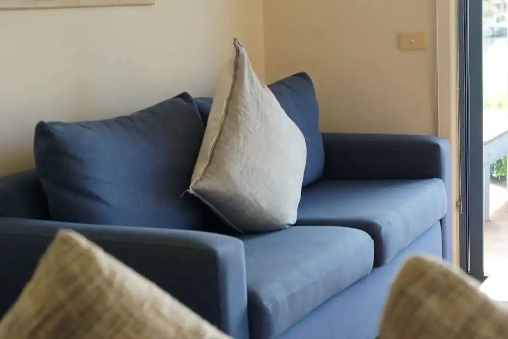 Captains Cove Resort - Waterfront Apartments
