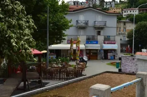 Apartments Zlatko