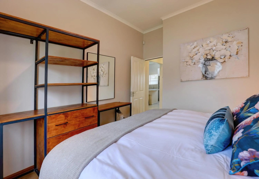 Out Of Bounds Self-Catering Lodge