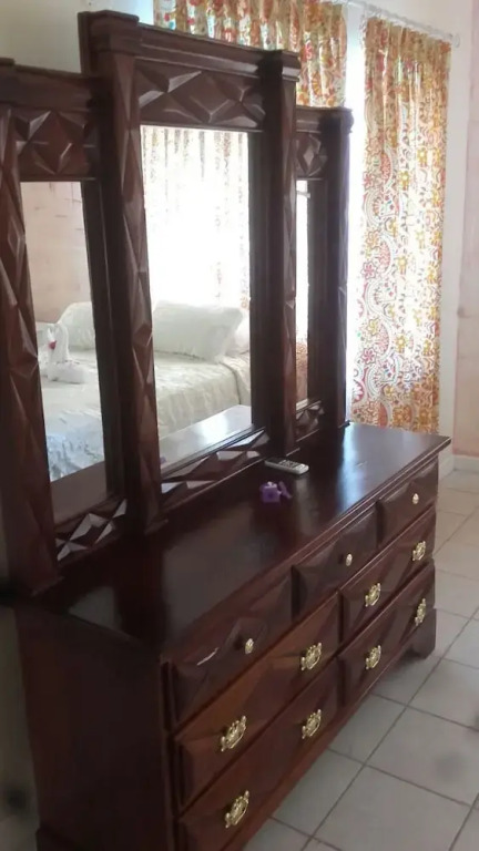 Avalon Pool Room