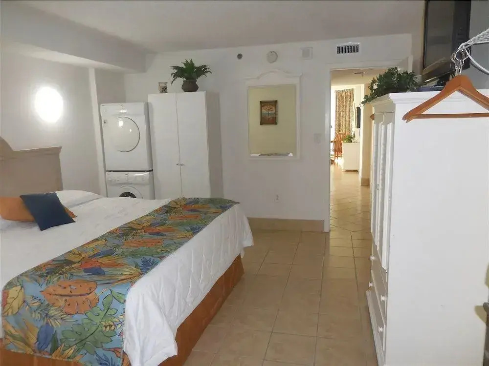 Atlantica I #502 - 1 Br condo by RedAwning