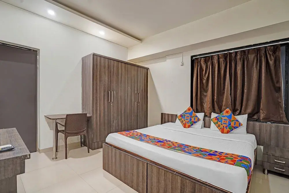 Fabhotel Royal Inn I
