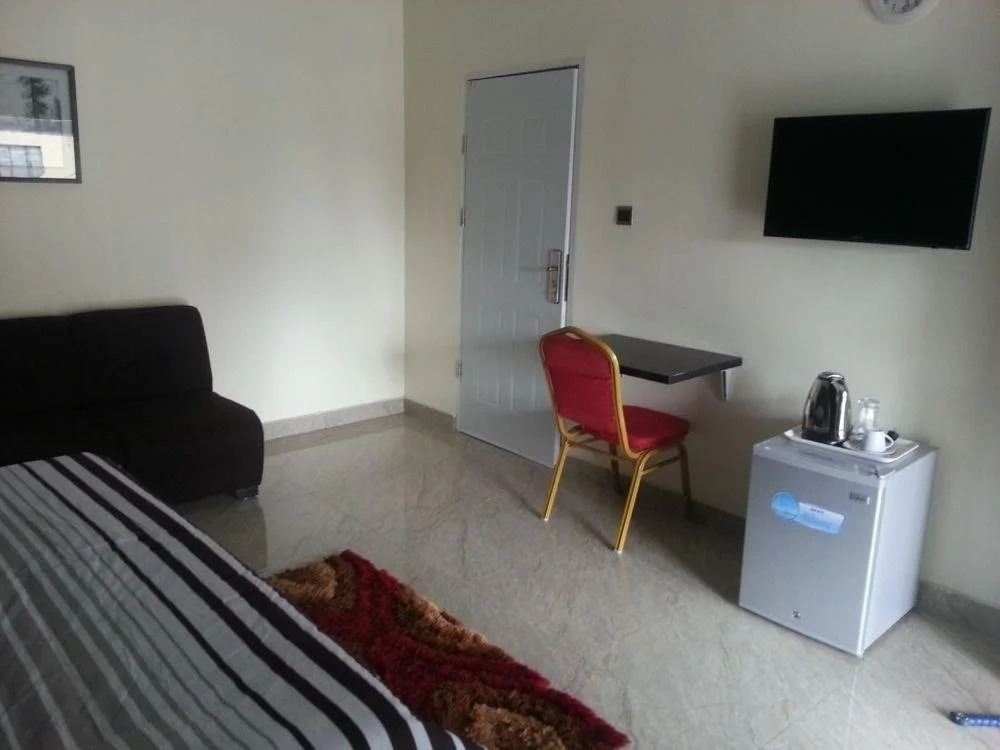 Queen Idia Suites