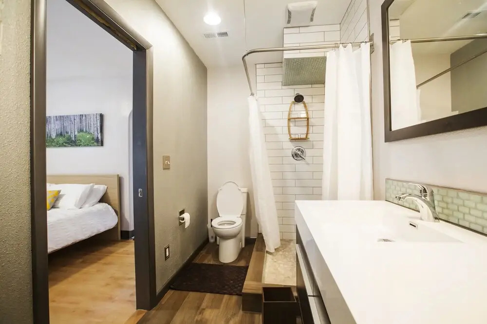 Solarium International Inn & Hostel