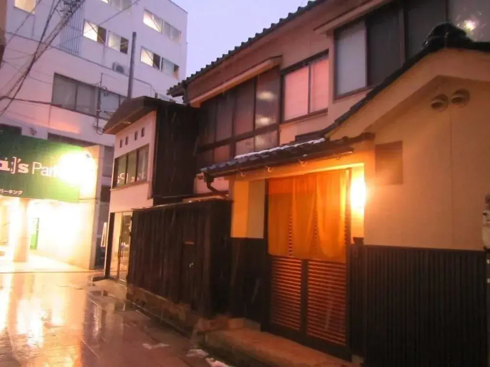 Kanazawa  Machiya inn HANA