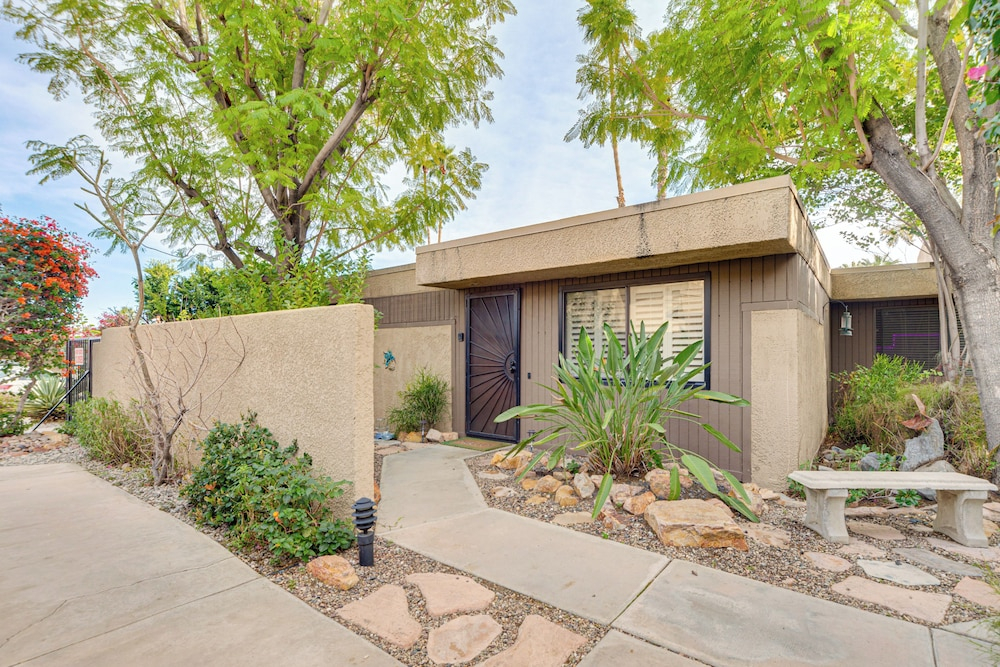 2 Mi to Dtwn! Snowbird Gem w/ Pool in Palm Springs