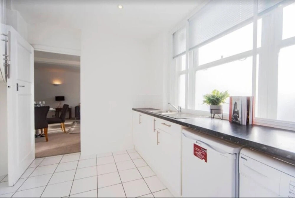 Bright and Central Studio Apartment