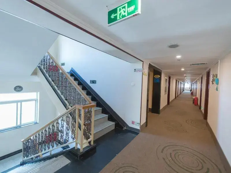 Greentree Alliance Beijing West Railway Station North Square Hotel