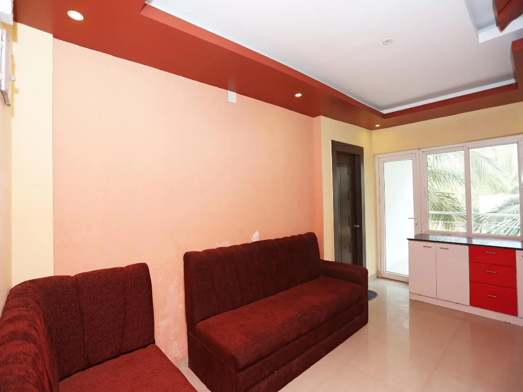 OYO 26121 Red Stone Premium