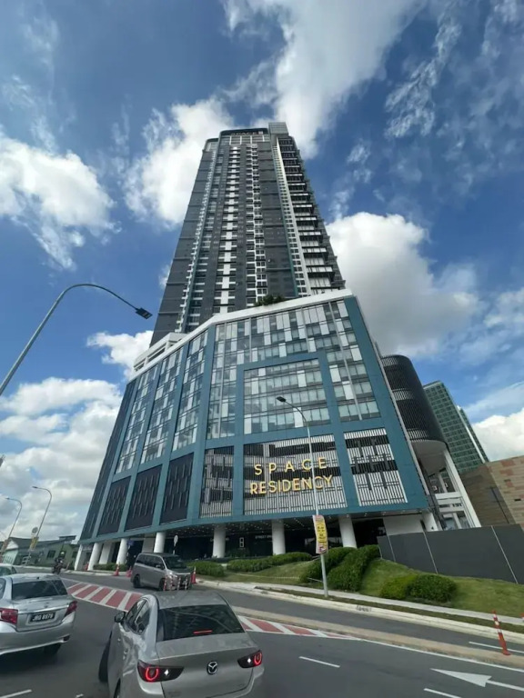 Space Residency by Avery with Cityview at JBCC #Free Parking #Walk 100m to KSL #Infinity Pool #中英文房东