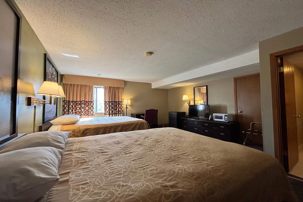 Super 8 by Wyndham Normal Bloomington