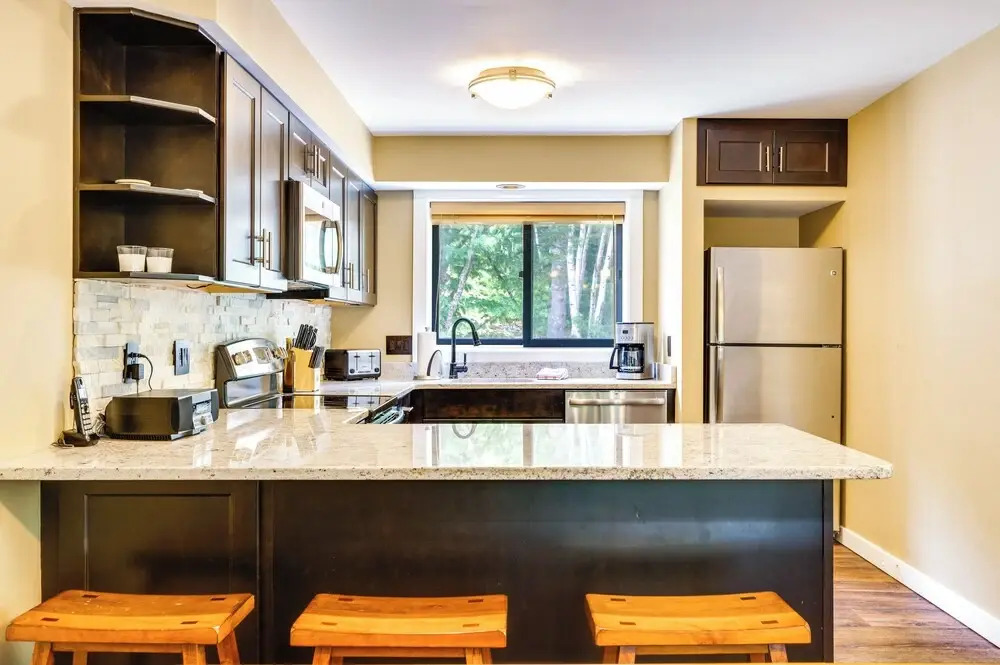 Lincoln Townhome w/ Community Pool & Club Access!