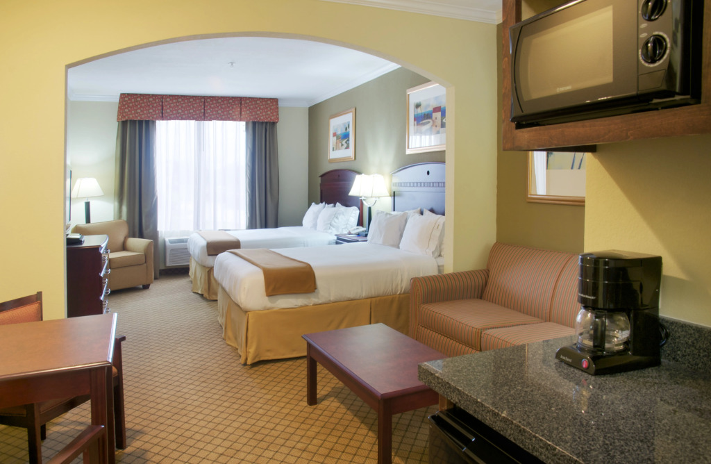 Holiday Inn Express Hotel & Suites Winnie by IHG