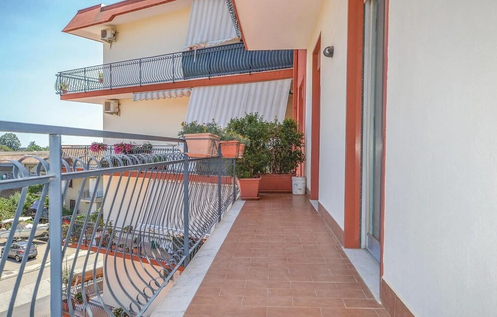 Amazing Home in Giarre With Wifi and 3 Bedrooms
