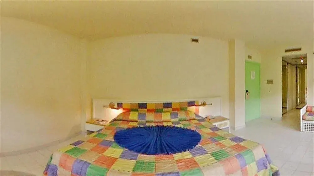 Grand Royal Antiguan Beach Resort