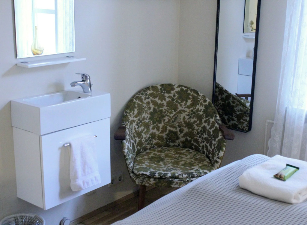 Grettir Guesthouse Downtown Charm