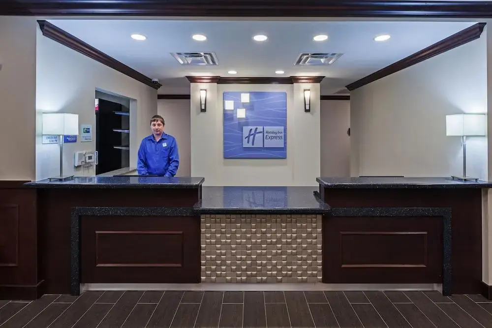 Holiday Inn Express & Suites Glenpool