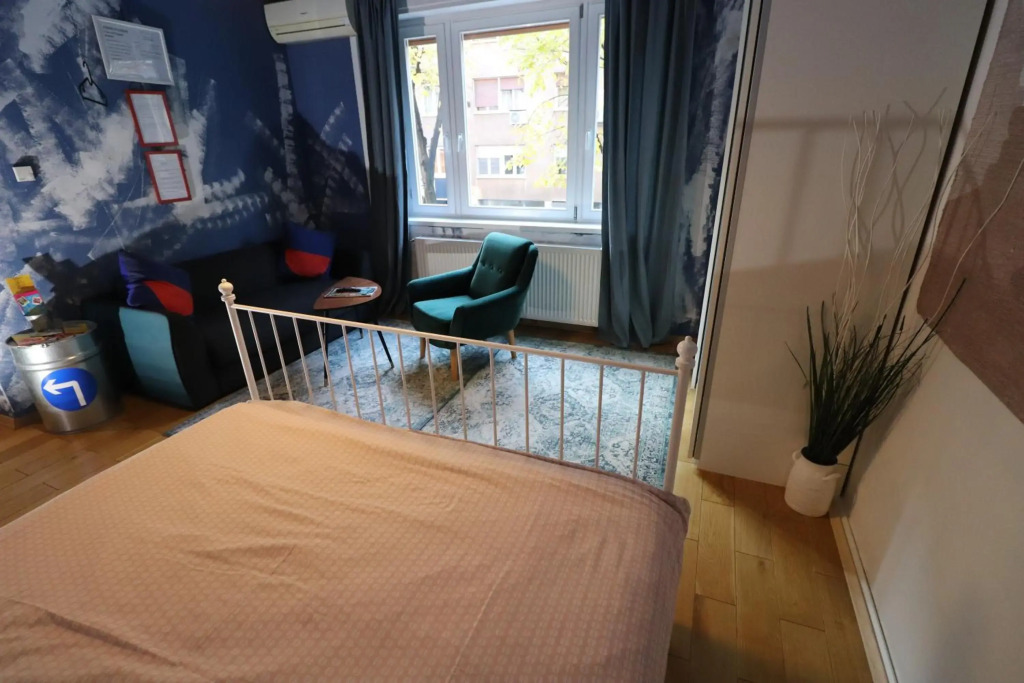 Ava apartment,speed Wi Fi,Netflix,between bus and train station