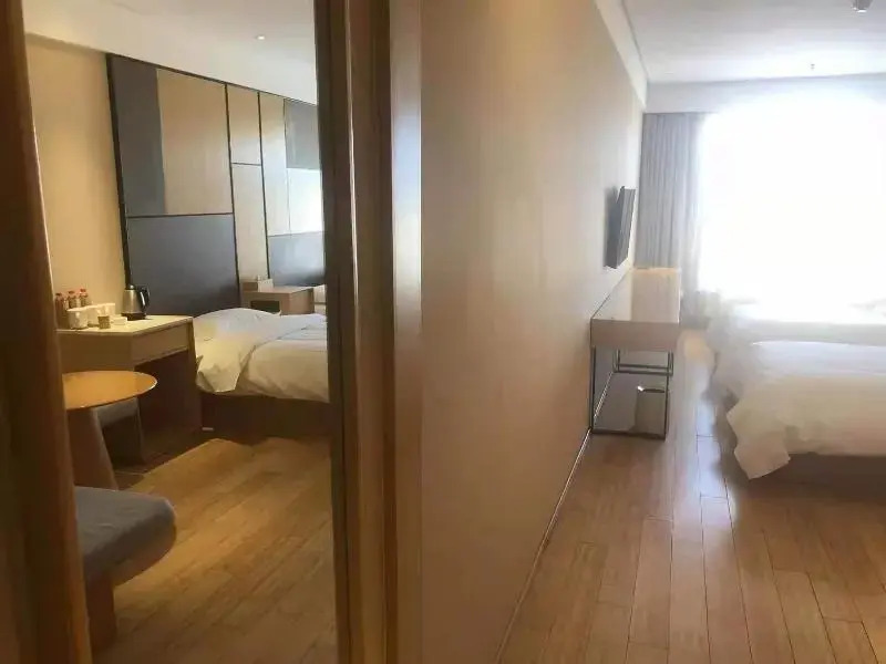 JI Hotel (Dunhuang Night Market Fusen Times Plaza)