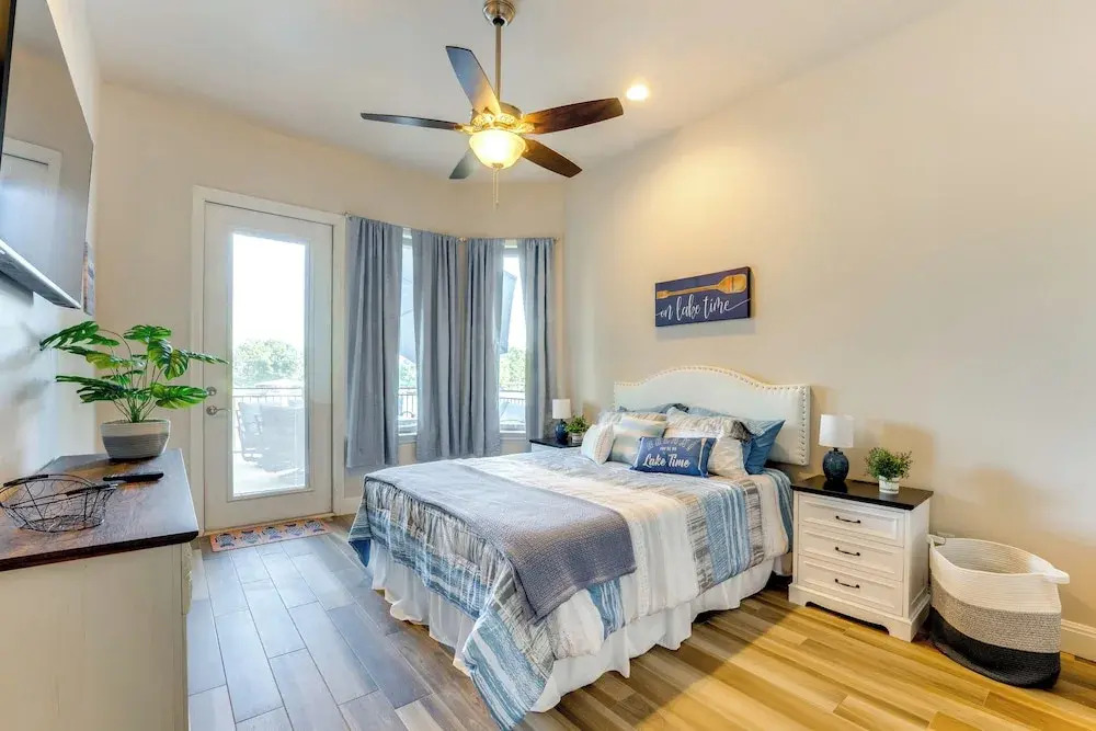 Luxe Waterfront Home w/ Boat Slip in New Braunfels