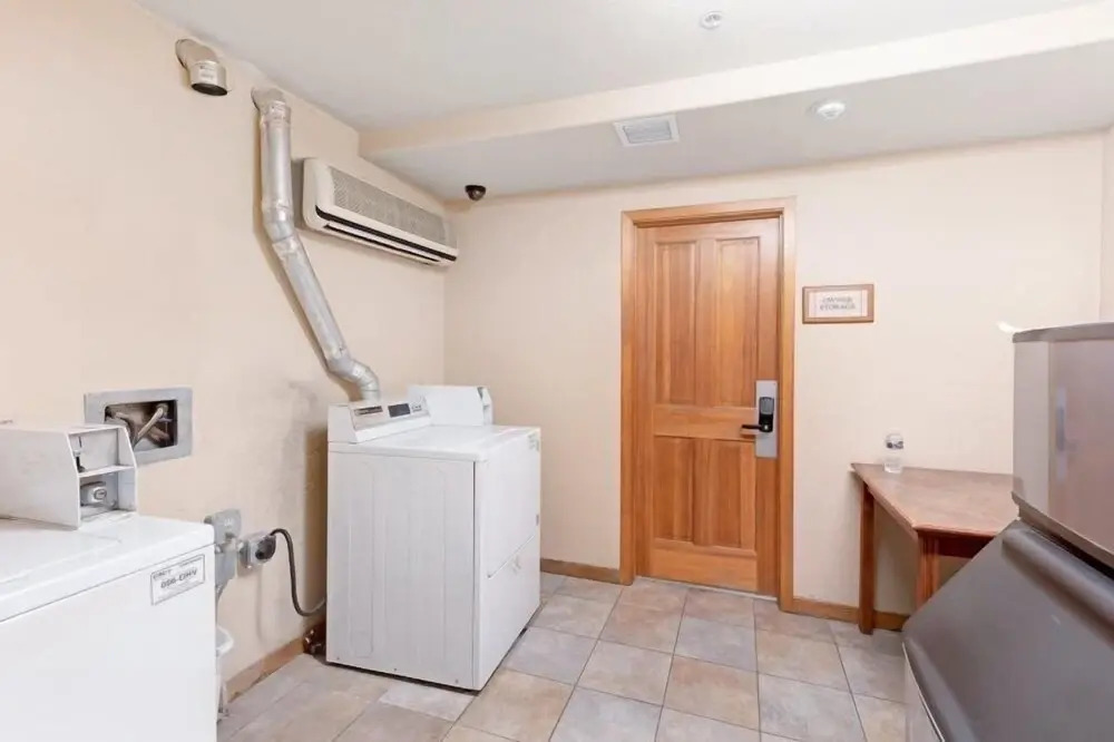 Studio Colorado Vacation Rental Located Near River Run Village With Hot Tub And Pool Access