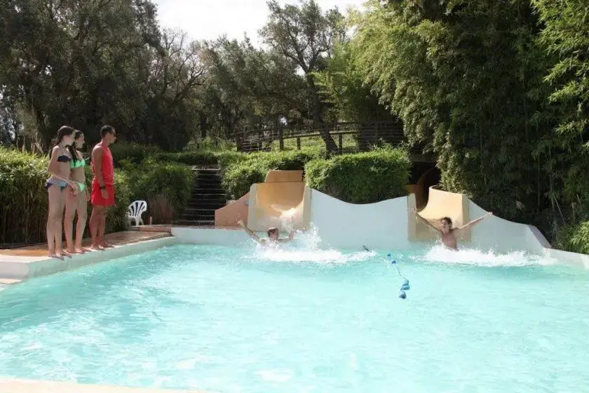 Les Restanques proches piscines Bruyeres 2103