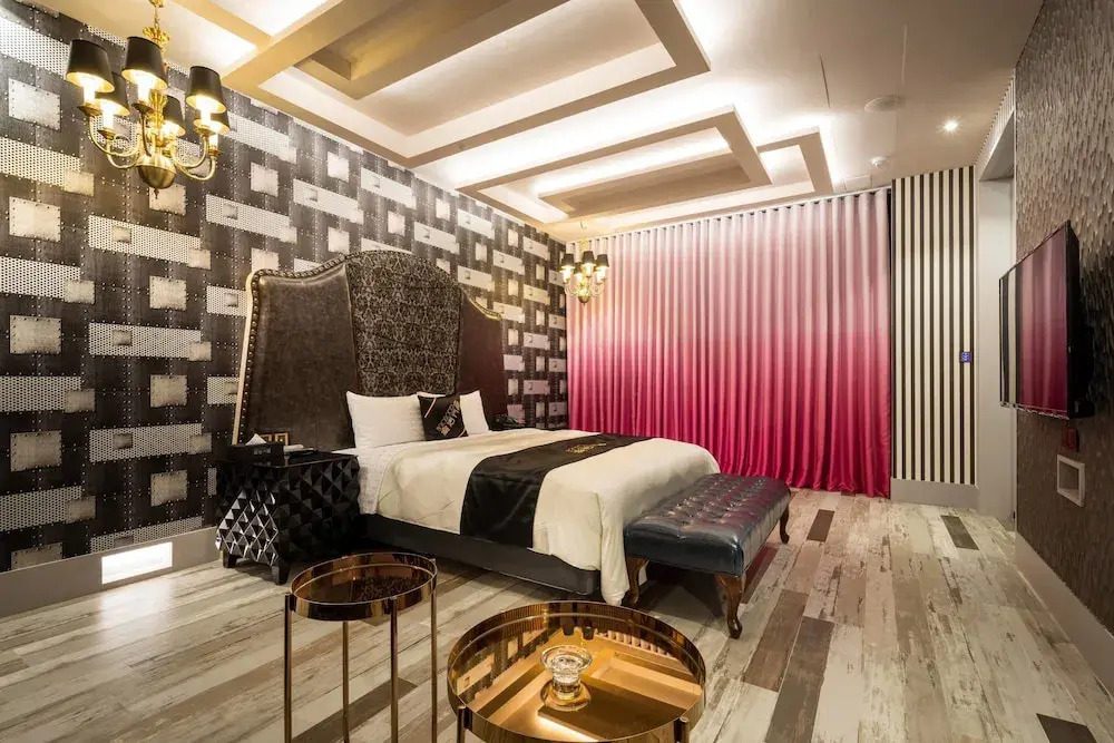 Icolour Villa Motel