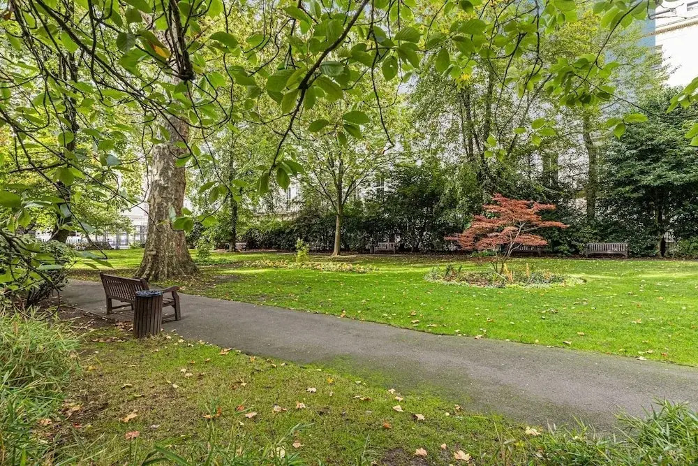 Stunning 1-bed flat near Bayswater, West London