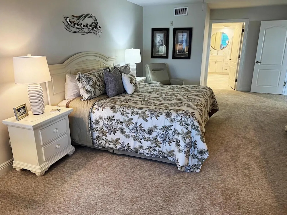 Endless Water Views in Manasota Key