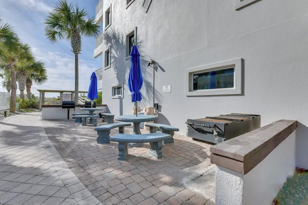 Sunny Fort Walton Beach Condo - Walk to Ocean!