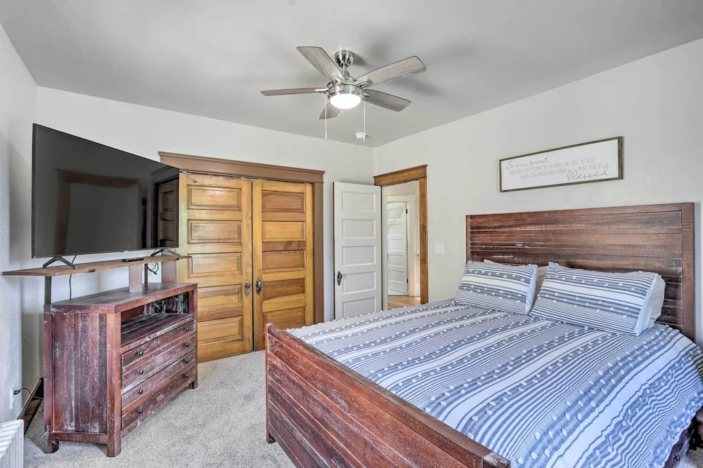 Charming Downtown Fruita Home: Hike & Explore