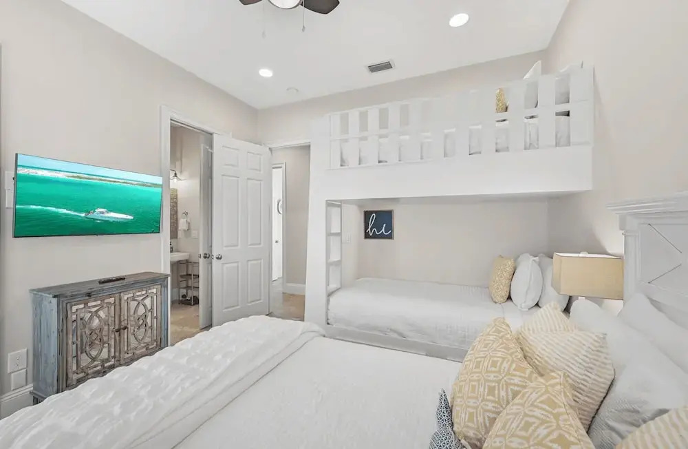 Walk to Seacrest Beach, Resort Pool Modern 3bdr Free Wheelin by Avantstay