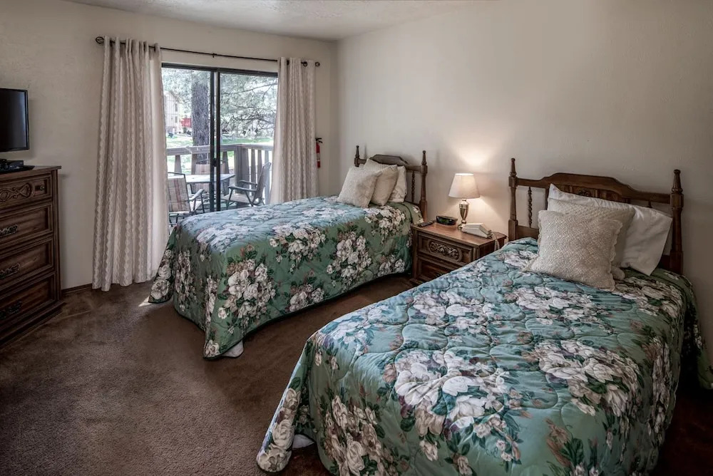 40 Innsbrook - Three Bedroom Townhome